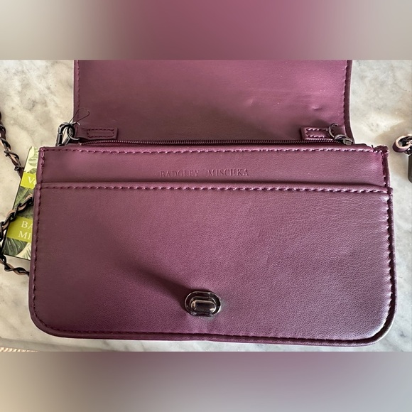 Badgley Mischka quilted plum crossbody bag - Picture 4 of 7